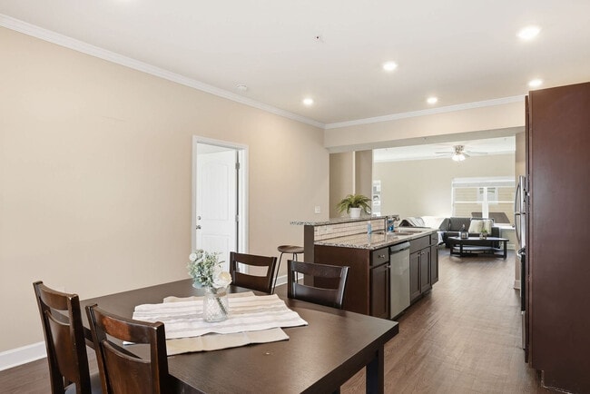 Foto del edificio - 205 Tiliwa Ct