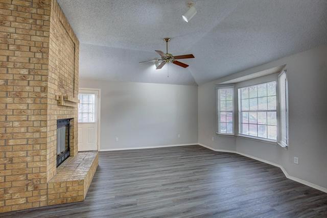 Building Photo - 406 Valley Spring Dr