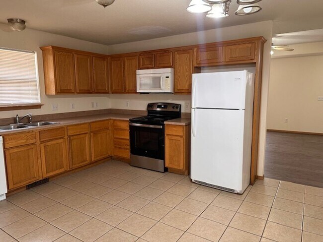 Foto del edificio - All brick SE Springfield home for lease