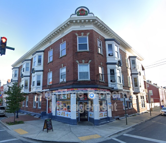 Building Photo - 103 E Washington St