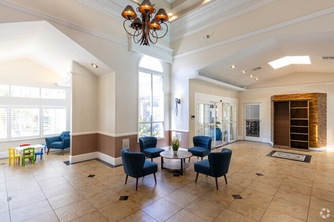 Lobby - Saratoga Resort Villa Apartments