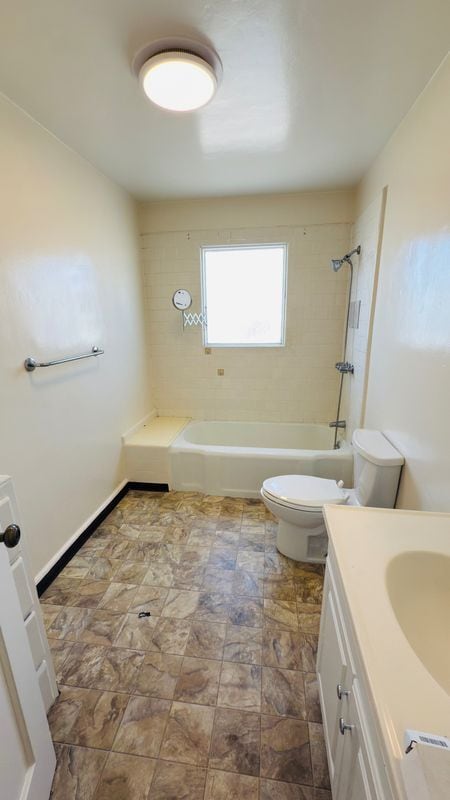 Foto del edificio - 383 Redondo Ave