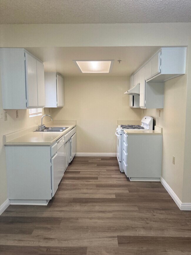 Foto del edificio - 829 S Sierra Vista Ave