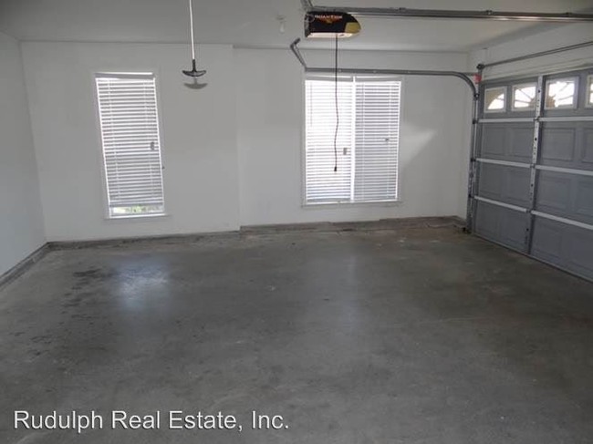 Building Photo - 229 Hickory Point Ln