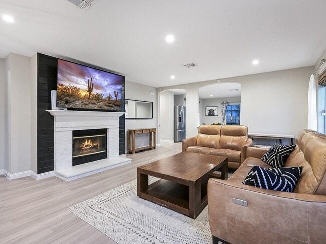 Building Photo - 123 Paige Bend