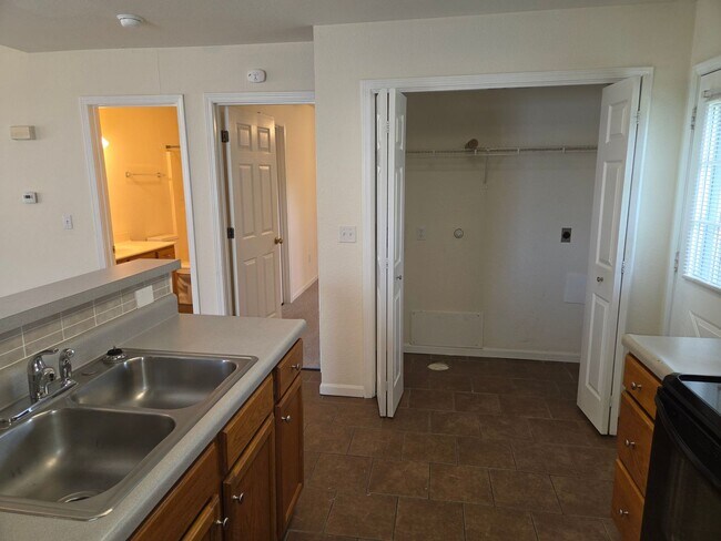 Foto del edificio - 4508-4510 Nick Ct