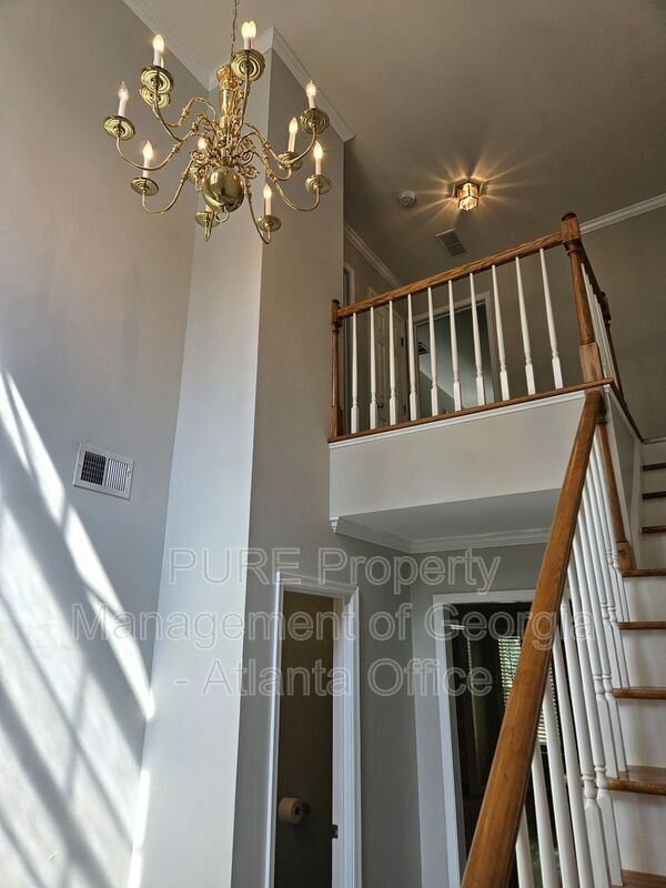 Foto del edificio - 582 Harcourt Pl SE