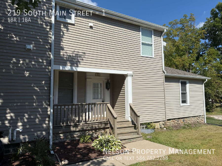 Foto principal - 219 S Main St