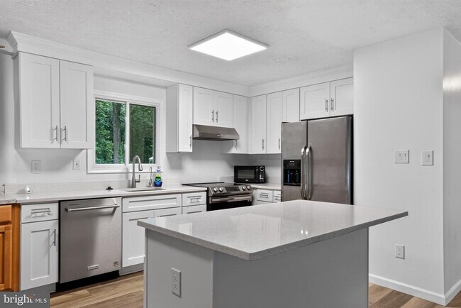 Foto del edificio - 21465 Indian Bridge Rd