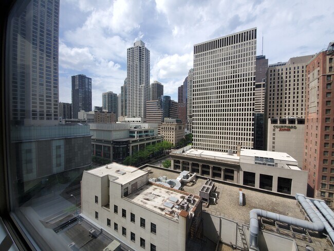 Vista desde la sala de estar - 535 N Michigan Ave