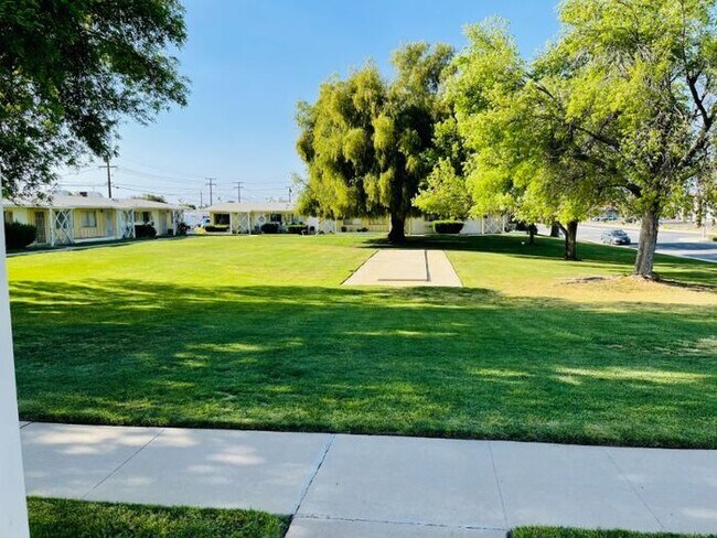 Foto del edificio - 27127 Sun City Blvd