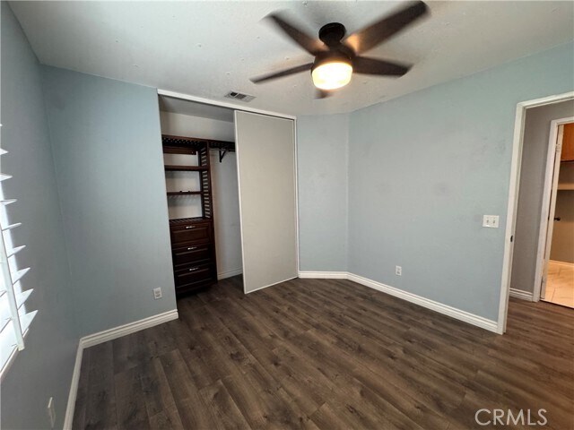 Foto del edificio - 1517 Marigold Dr