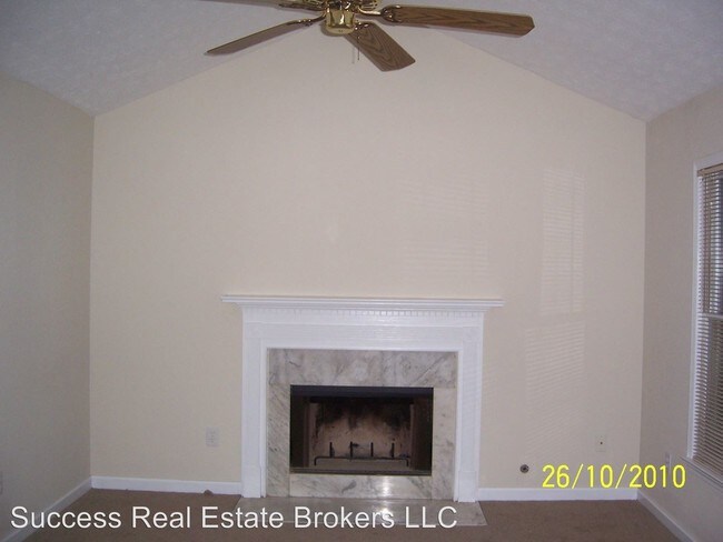 Building Photo - 158 Aztec Way SE
