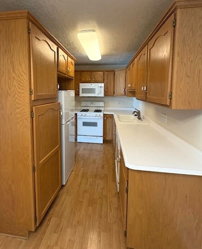 Foto del edificio - 2 Bedroom Condo in Millcreek!