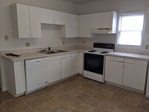 Building Photo - 117 John St