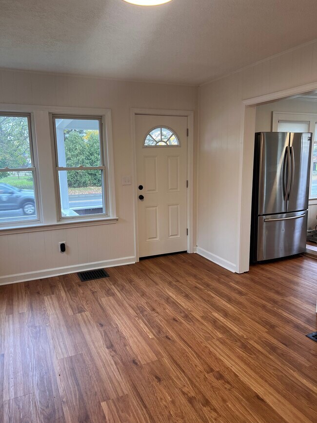 Foto del edificio - 905 Klem Rd