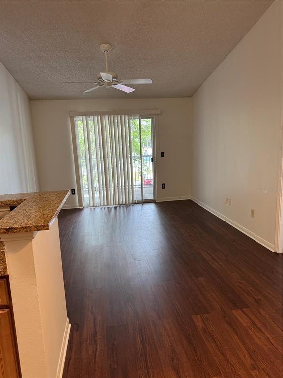 Building Photo - 2516 Grassy Point Dr