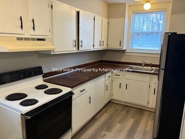 Foto del edificio - 66 Hamlet Ave