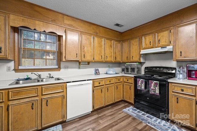 Foto del edificio - 1614 Bradford Ct