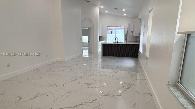Foto del edificio - 3961 NE 11th Dr
