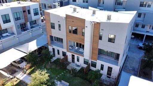 Building Photo - 2401 Crawford St
