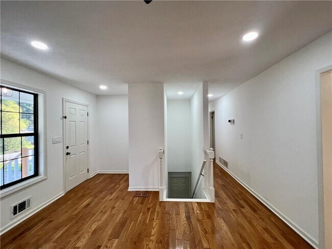 Foto del edificio - 1807 Merry Oak Rd SW