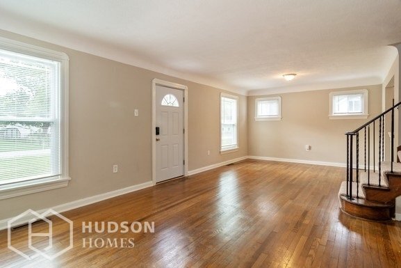 Building Photo - 10115 Bryant Dr