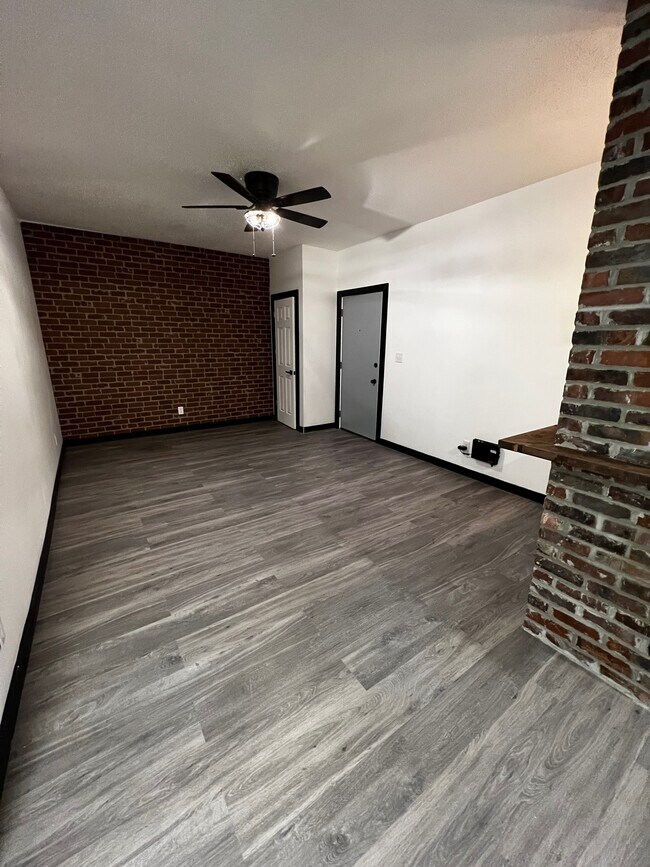 Foto del edificio - 2170 N 13th St