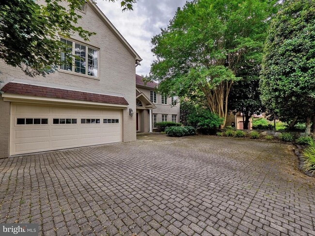 Building Photo - 6513 Kenhill Rd