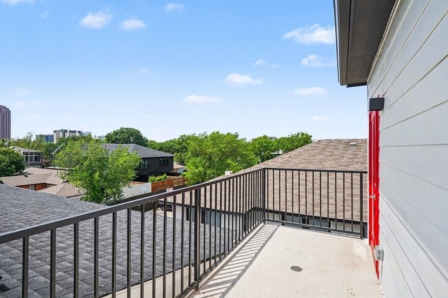 Building Photo - Be the first to live in Unit 303 at 2217 Fitzhugh—a brand-new 2026 construction offering 778 sq f...