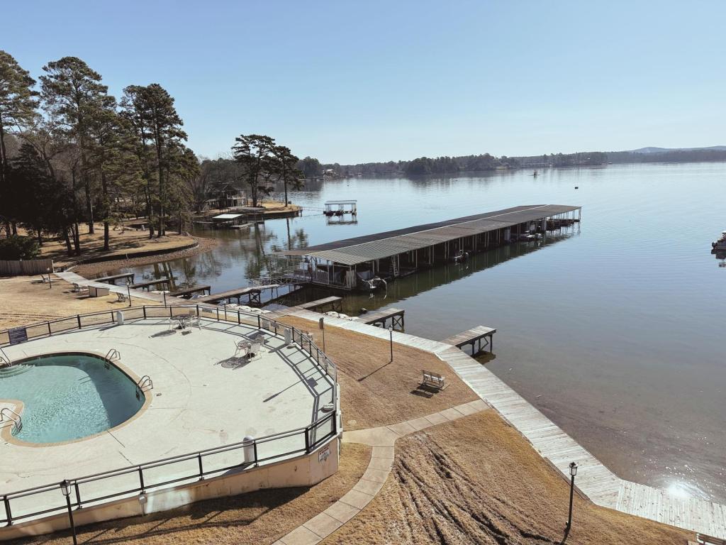 Primary Photo - 270 Lake Hamilton Dr