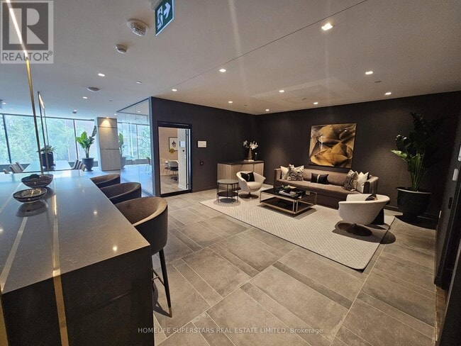 Building Photo - 319 Jarvis St