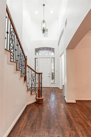 Foto del edificio - 2728 Breezy Point Ln