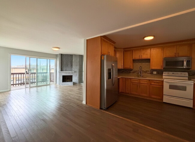 Building Photo - 85 Corwin St