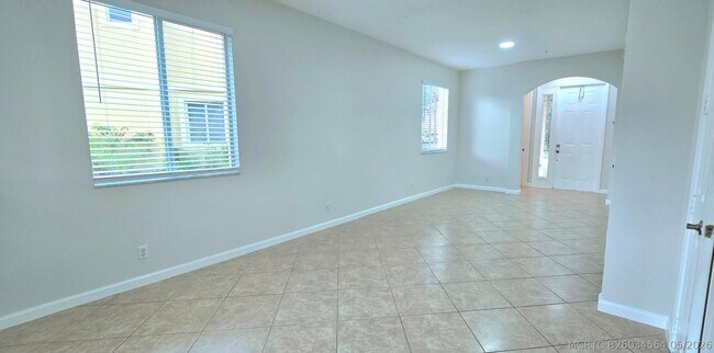 Foto del edificio - 4305 Coventry Pointe Way