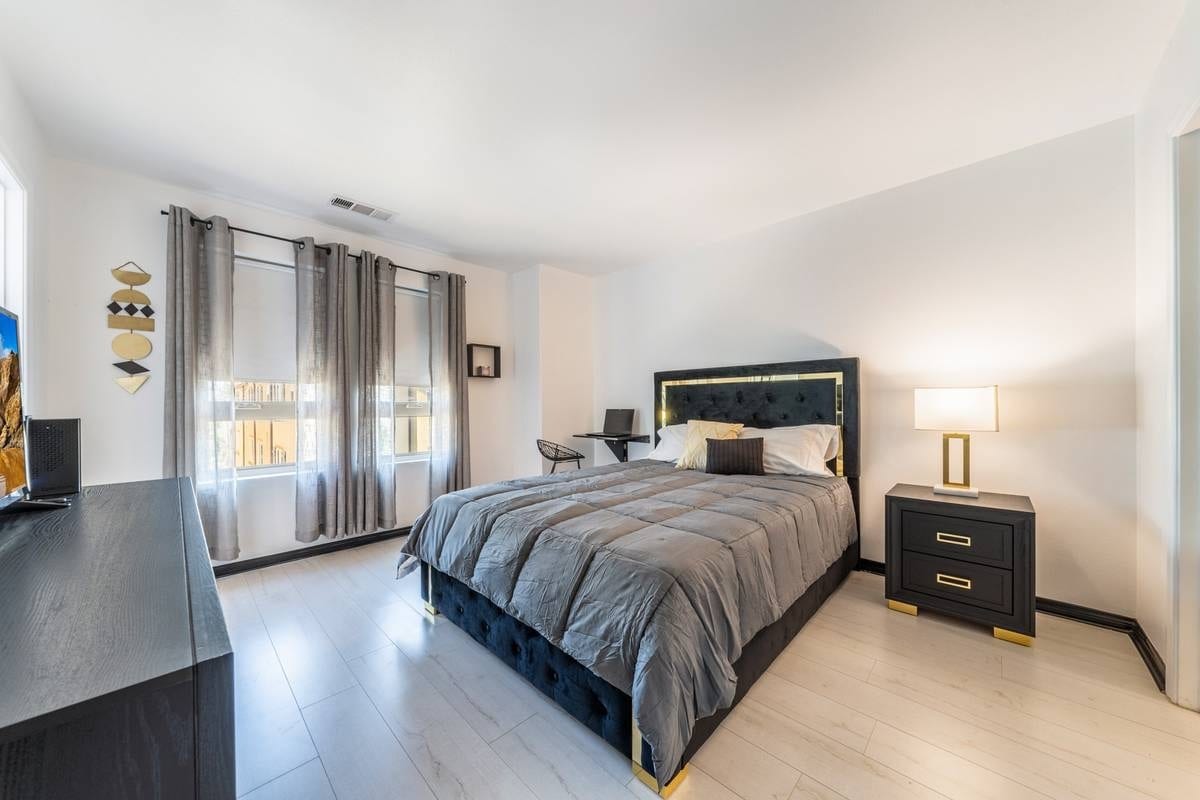 Foto principal - 7225 Cedar Rd