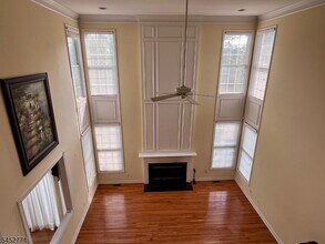Building Photo - 9 Queenberry Way