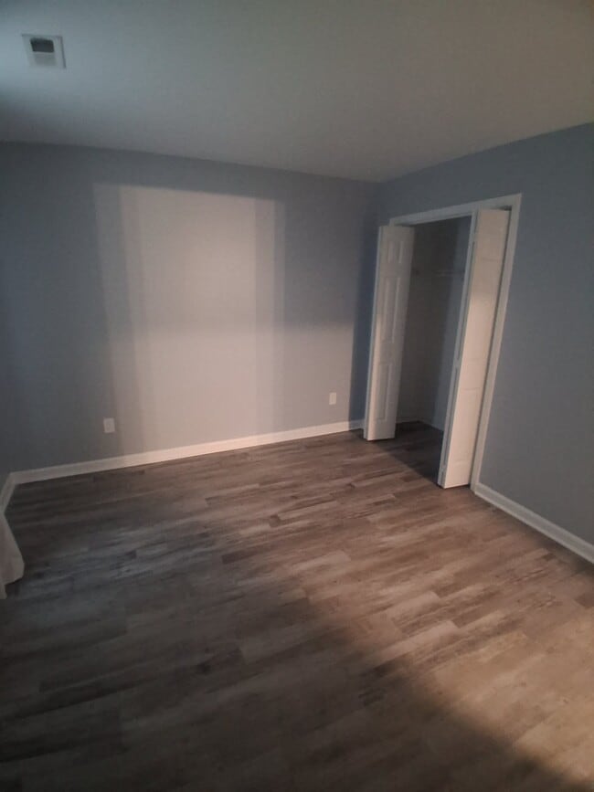 Building Photo - 104 Bay Colony Ct