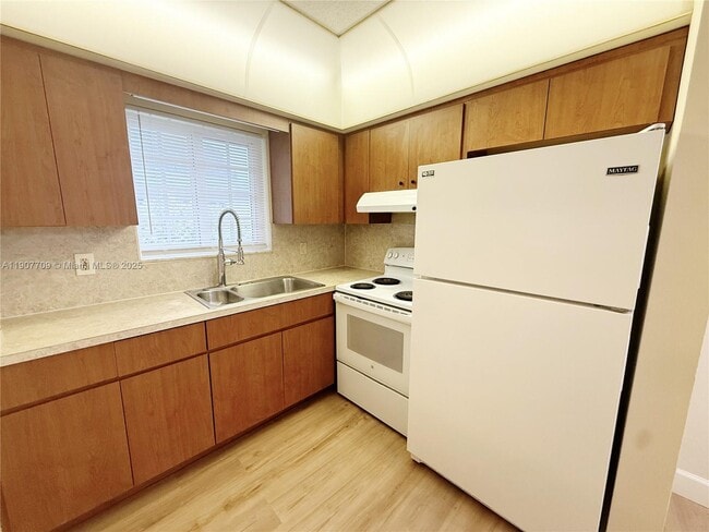 Foto del edificio - 216 SW 10th St