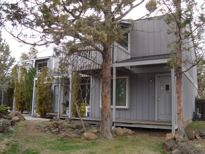 Building Photo - 2071 NE York Cir