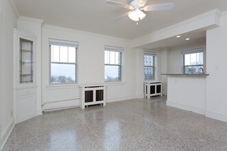 Building Photo - 921 N Marshall St Building Photo - 921 N Marshall St