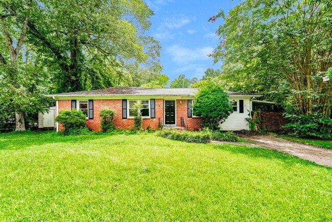 Building Photo - 1205 Lynn Acres Dr
