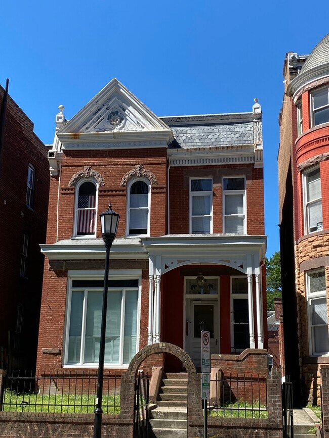 907 W Grace St Unit A, Richmond, VA 23220 907 W Grace St Richmond, VA