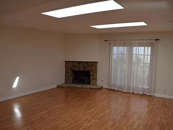 Primary Photo - 5866 Camphor Ave
