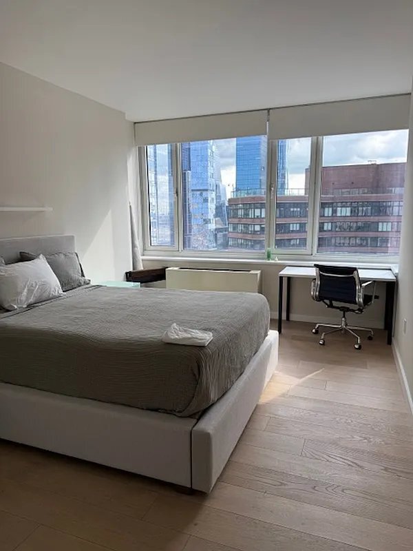 Foto del edificio - 635 W 42nd St