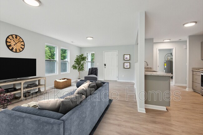 Building Photo - 4509 Wildwood Ave