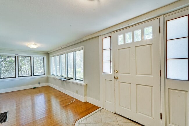 Building Photo - Single Family 3 Bed 2 Bath House in Santa ...