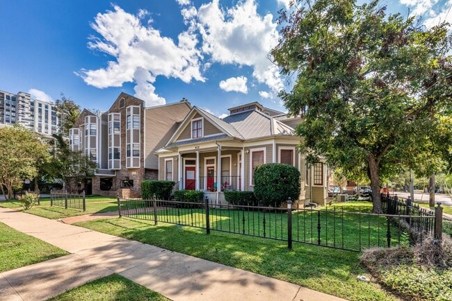 Photo - 915 W. 23rd Street #212 House