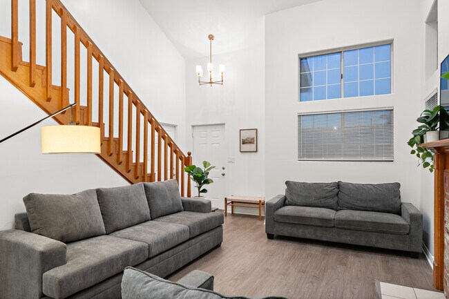 Foto del edificio - 15229 Freeman Ave