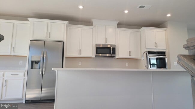 Building Photo - 10586 Ratcliffe Trail